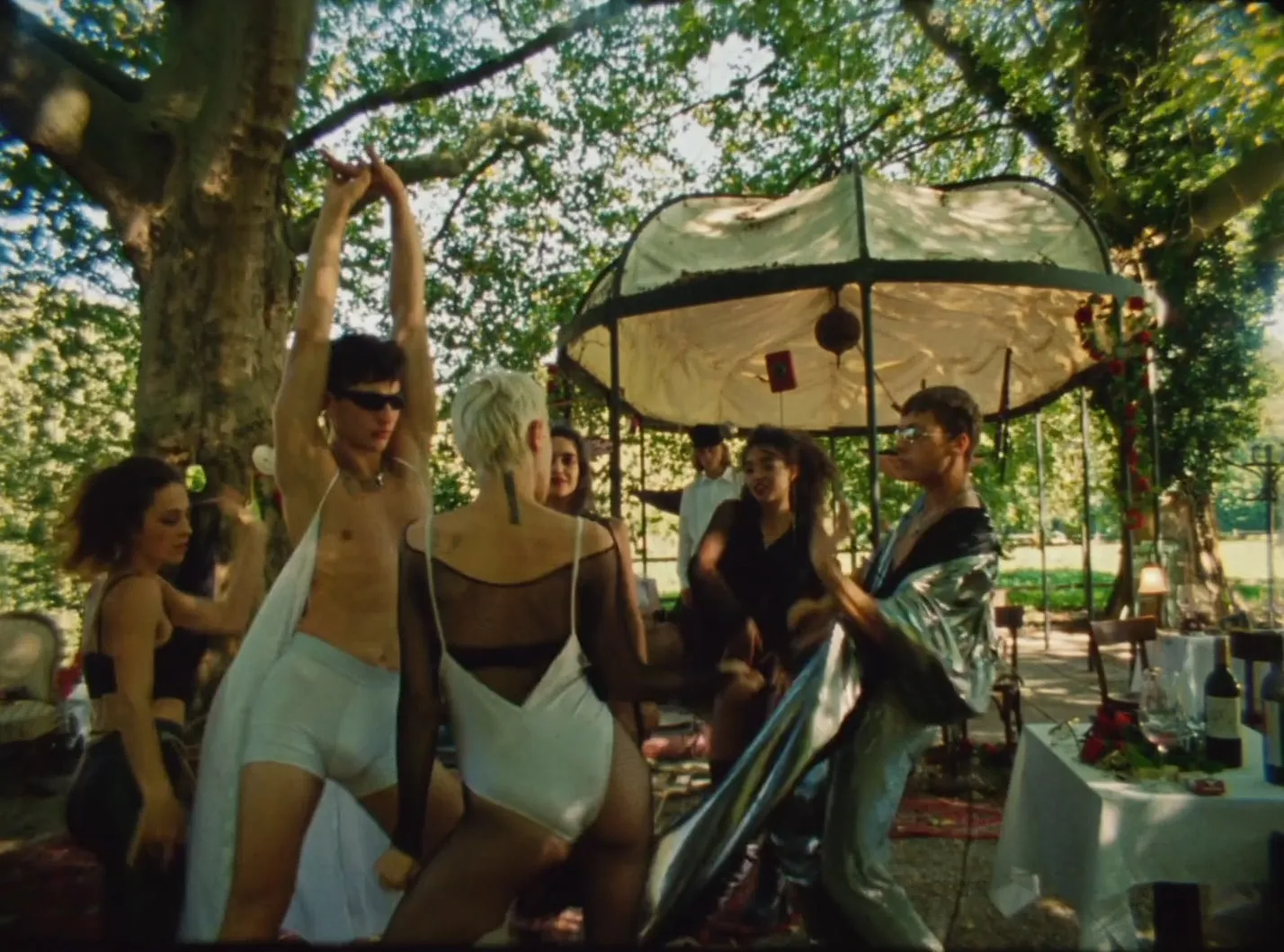 Rose Movie, image 11